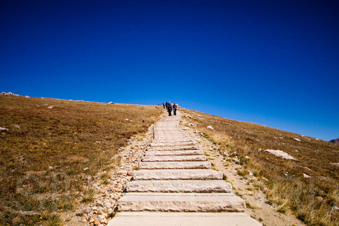 The steps up to the summit at the Alpine Visitors Center